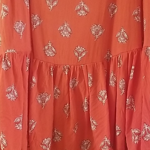 Flowey Crop Top - Picture 2 of 6